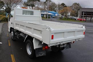 2007 Isuzu ELF - Thumbnail