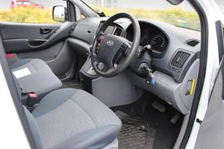 2016 Hyundai ILOAD - Thumbnail