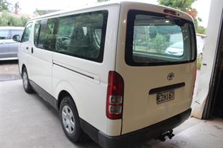 2009 Toyota Hiace - Thumbnail