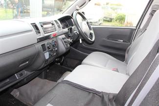 2009 Toyota Hiace - Thumbnail
