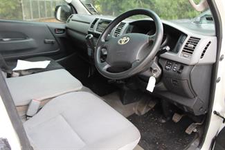 2009 Toyota Hiace - Thumbnail