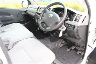 2009 Toyota Hiace - Thumbnail