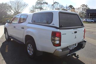 2020 Mitsubishi Triton - Thumbnail