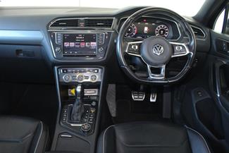 2017 Volkswagen Tiguan - Thumbnail