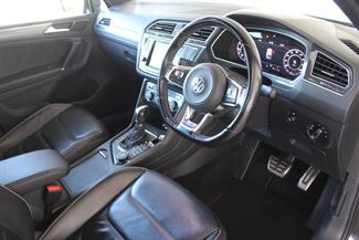2017 Volkswagen Tiguan - Thumbnail