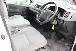 2009 Toyota Hiace - Thumbnail