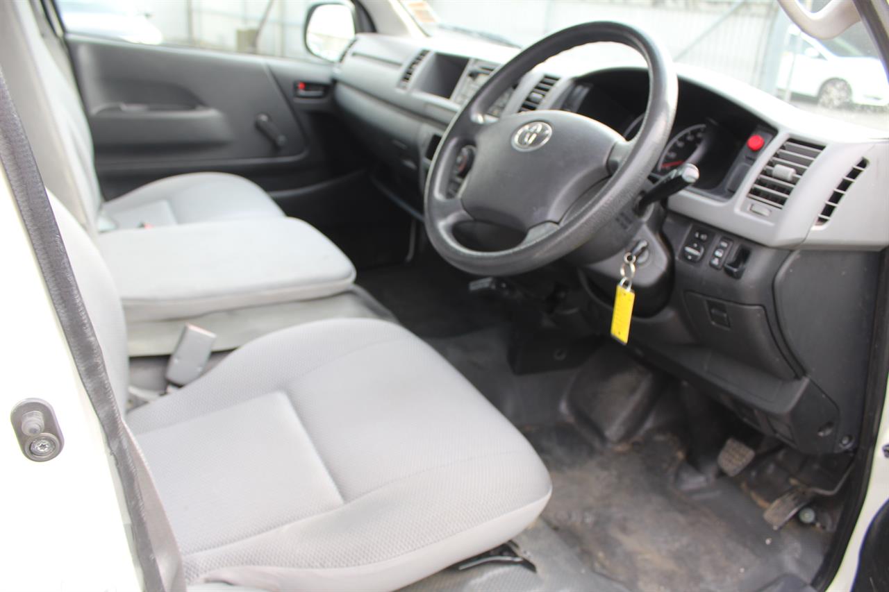 2009 Toyota Hiace