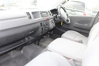 2009 Toyota Hiace - Thumbnail