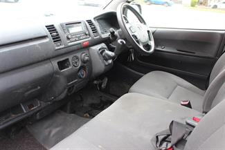 2014 Toyota Hiace - Thumbnail