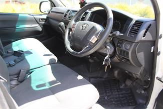 2014 Toyota Hiace - Thumbnail