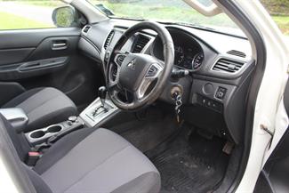 2020 Mitsubishi Triton - Thumbnail