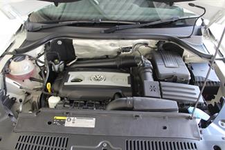 2014 Volkswagen Tiguan - Thumbnail