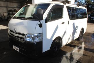2011 Toyota Hiace - Thumbnail