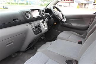 2016 Nissan Caravan - Thumbnail