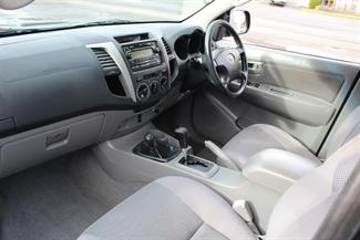 2006 Toyota Hilux - Thumbnail