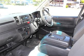 2017 Toyota Hiace - Thumbnail