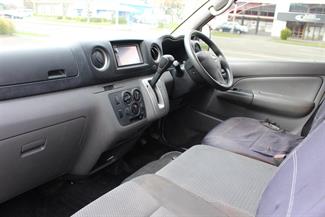 2014 Nissan NV350 - Thumbnail