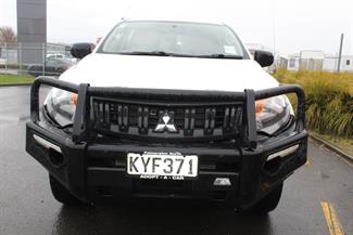 2017 Mitsubishi Triton - Thumbnail