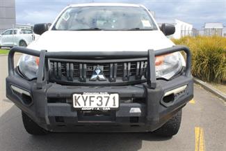 2017 Mitsubishi Triton - Thumbnail