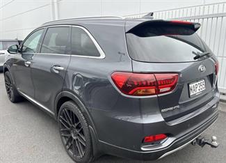 2019 Kia SORENTO - Thumbnail