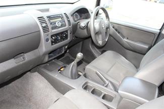 2011 Nissan Navara - Thumbnail