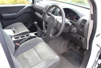 2011 Nissan Navara - Thumbnail