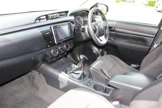 2017 Toyota Hilux - Thumbnail