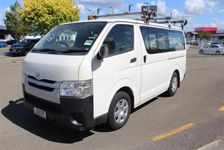 2015 Toyota Hiace - Thumbnail