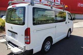 2015 Toyota Hiace - Thumbnail