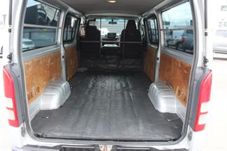 2012 Toyota Hiace - Thumbnail