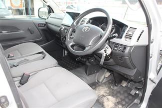 2012 Toyota Hiace - Thumbnail
