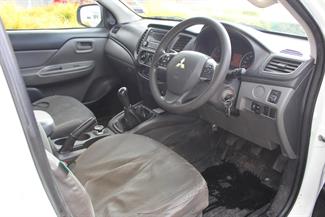 2016 Mitsubishi Triton - Thumbnail