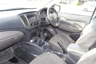 2016 Mitsubishi Triton - Thumbnail