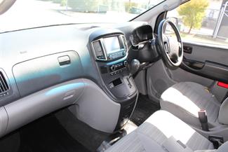 2019 Hyundai ILOAD - Thumbnail