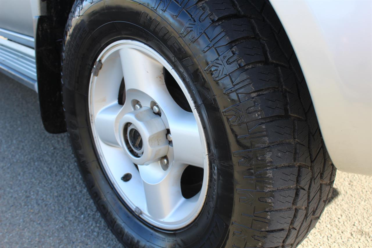 2004 Nissan Navara