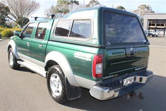 2004 Nissan Navara - Thumbnail
