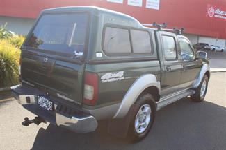 2004 Nissan Navara - Thumbnail
