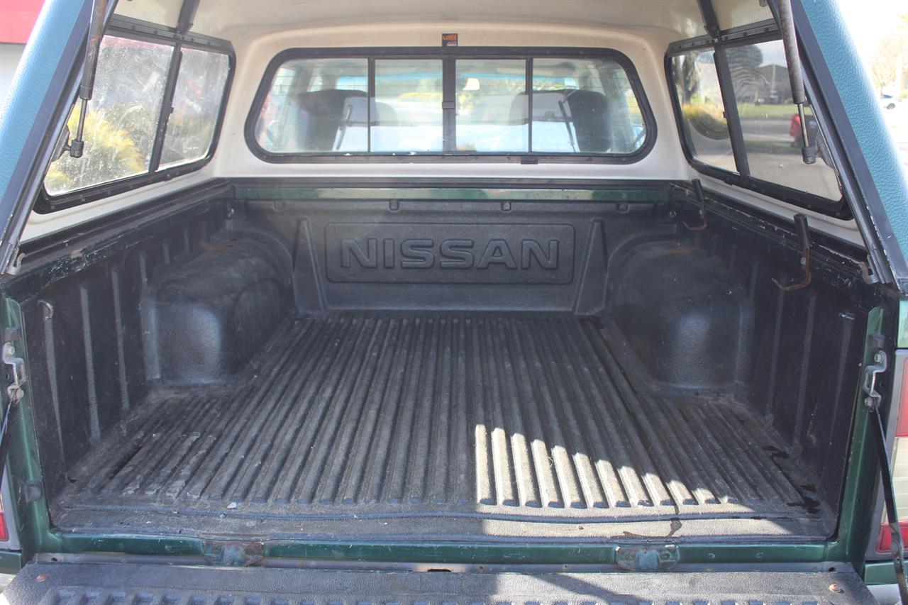 2004 Nissan Navara