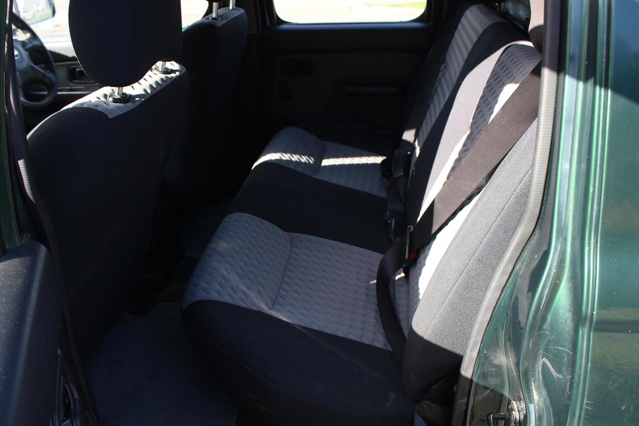 2004 Nissan Navara