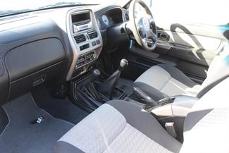 2004 Nissan Navara - Thumbnail