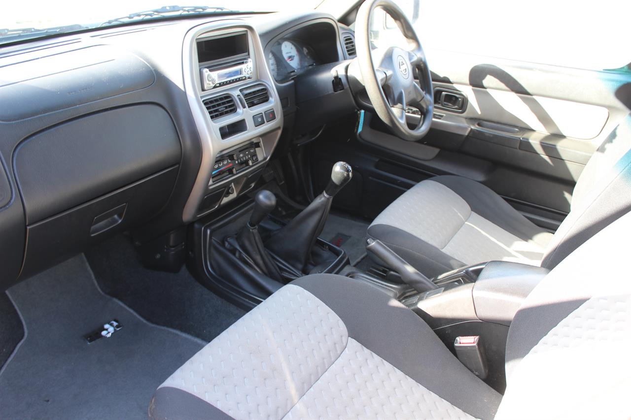 2004 Nissan Navara
