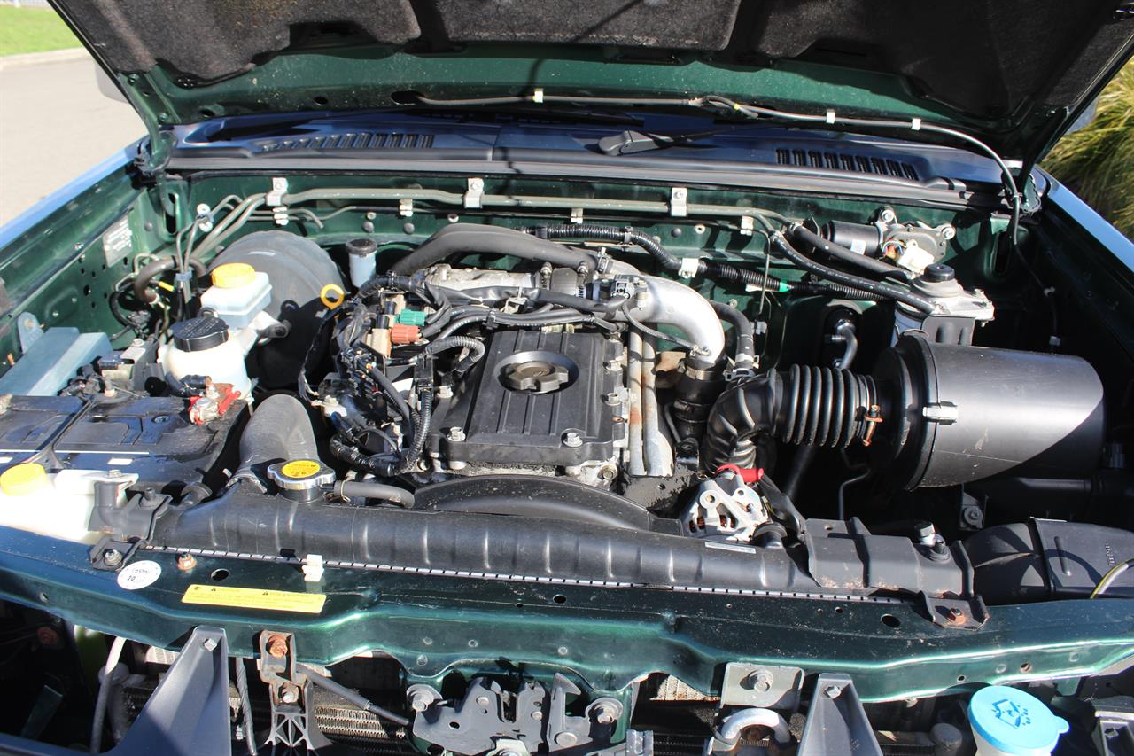 2004 Nissan Navara