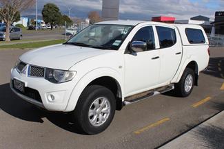 2015 Mitsubishi Triton - Thumbnail