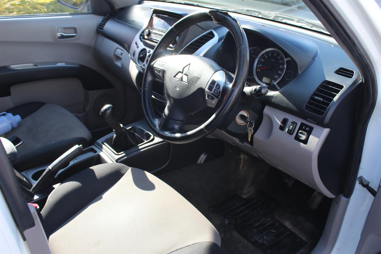 2015 Mitsubishi Triton