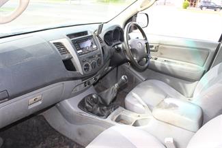 2005 Toyota Hilux - Thumbnail