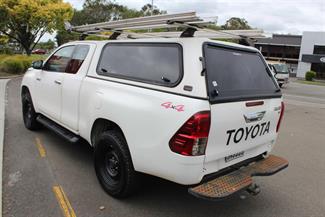 2016 Toyota Hilux - Thumbnail
