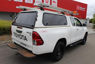 2016 Toyota Hilux - Thumbnail
