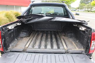 2010 Nissan Navara - Thumbnail