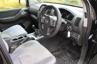 2010 Nissan Navara - Thumbnail